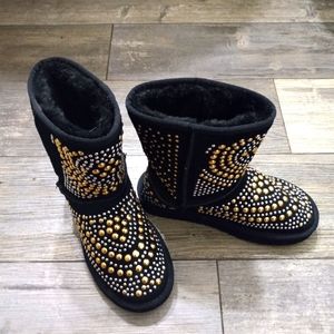 UGG & JIMMY CHOO Baily Button Limited Collection!! Black n' Gold Studded